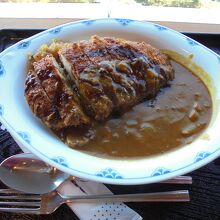 カツカレー　金沢カレーのようにフォークがある