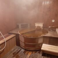 客室の檜風呂