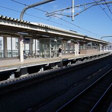 観光案内所は、多賀城駅の改札を出て、左手斜向かいにある。