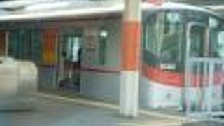 飾磨駅から分かれて山陽網干駅までを17分で結ぶローカル線