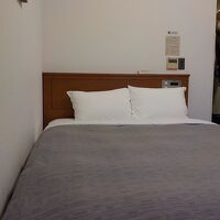 ベッドは程よい硬さがあるので腰痛の人も安心と思います。