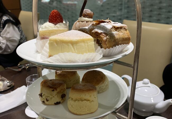 ロンドンと食〉フォートナム&メイソンFortnum & Masonランチと最