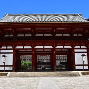 東大寺の伽藍の門