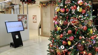 エスカレーターで人見かけず