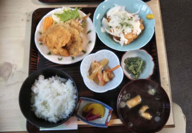 割烹 食堂 花の家