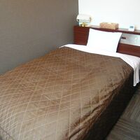 柔らかくて枕もぺったんこなベッド？…