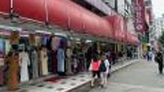 衣料品店が興味深い