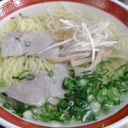 澄んだスープの塩ラーメン