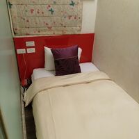 ベットはふかふかです。