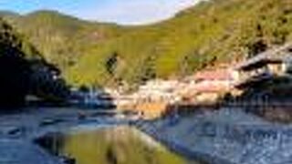 野趣に溢れる露天風呂