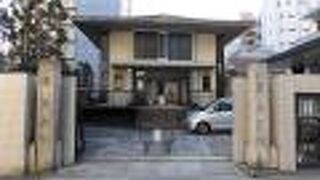 境内に天神様が小さなお堂に祀られていました