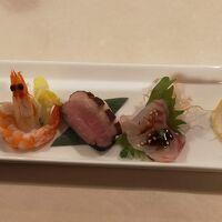 レストランにて食事