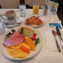 京の朝食