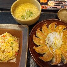 餃子と炒飯セット