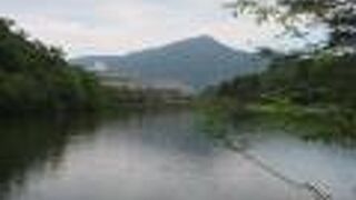 宝が池が中心にあります