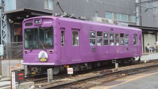 赤紫の電車です