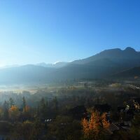 こちらは陽がのぼり始めた頃の部屋からの風景