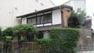 七条高倉の交差点にあります