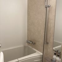 客室のお風呂、最上階に大浴場あり