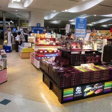 デパートリウボウ 空港店JAL側