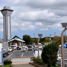 道の駅の隣の塔は霞ヶ浦ふれあいランドでリニューアル中です