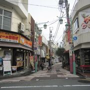 活気のある商店街でした