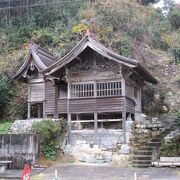 遺跡内で最古級の神社建築です。