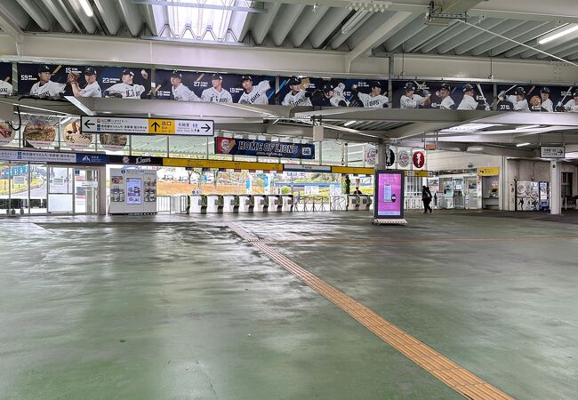 西武球場前駅