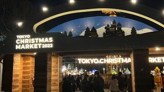 クリスマスマーケットが開かれている日比谷公園