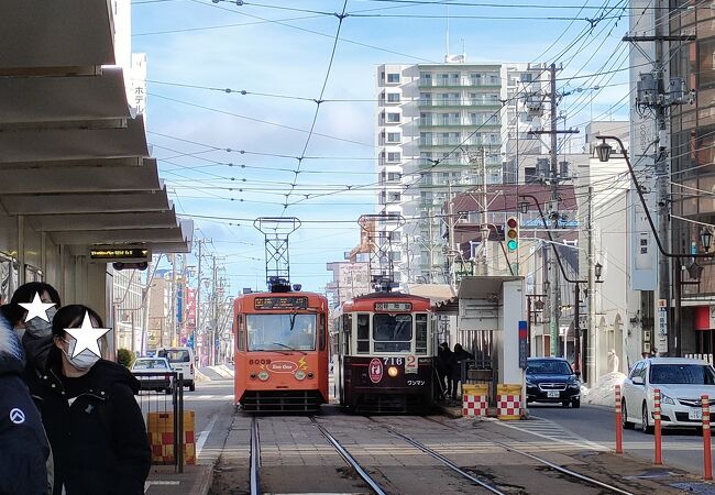 スタバ店内で電車待ち