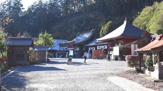 紅葉の名所である太平山の古刹