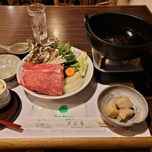夕食・島根和牛のきのこ鍋「八重垣御膳」
