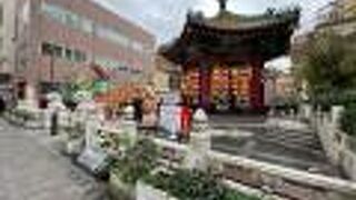 春節の飾り付けがある公園！