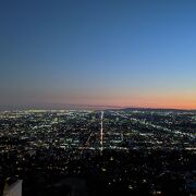 夜景メインなら空に明るさが残っているうちに行くのがおすすめ