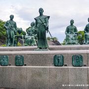 熊本城脇の高橋公園にある明治維新関係者の銅像群です