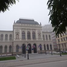 国立美術館