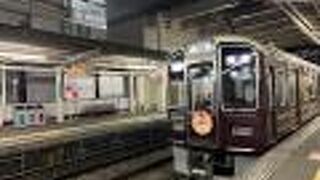 期間限定でミッフィのラッピング電車が走っています