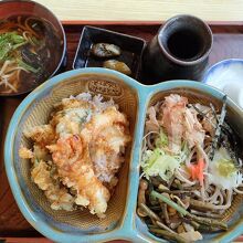 アベック丼１２００円