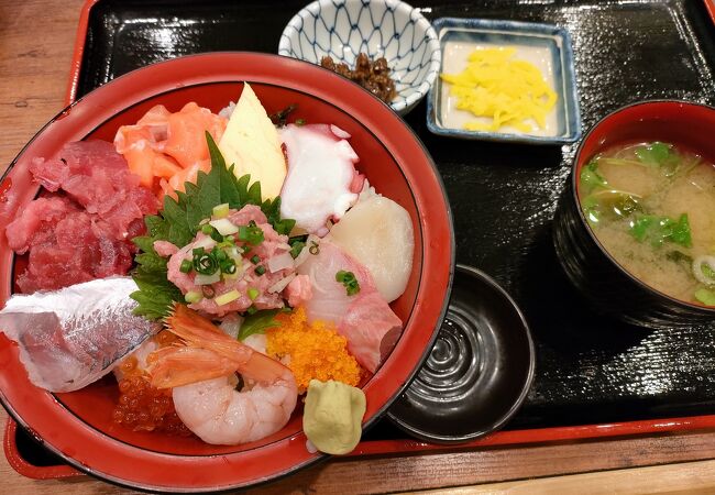 まずい、海鮮丼