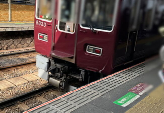 ひ*ん様 最終値下げ！！　阪急標識板「北千里｜梅田／高槻市｜梅田」 ひ*ん様 最終値下げ！！ 阪急標識板「北千里｜梅田／高槻市｜