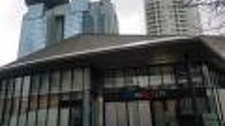 正面からみると広くなさそうだが奥行きがある