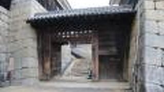 松山城本壇を守る門