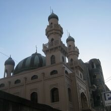 歴史ある神戸モスクの外観