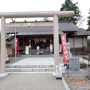 広瀬川東側の西公園内にある神社