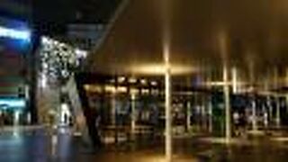 甲府駅南口のお洒落な案内所