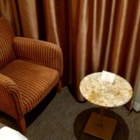 広くはないですが椅子とテーブルはありがたいです