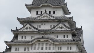 白鷺城とも呼ばれる美しい白