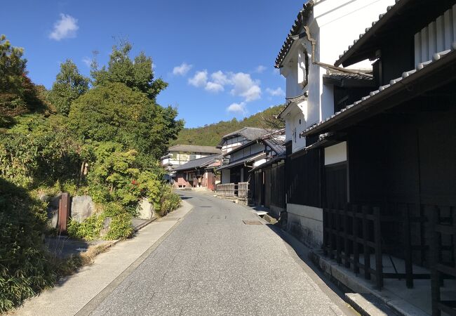 京町家風民家が並ぶ街並み