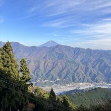 東側展望台から望む富士山や富士川
