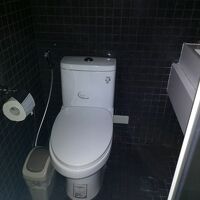 トイレはシャワーと別でした。